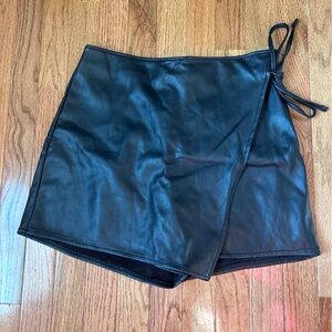 Faux leather skort